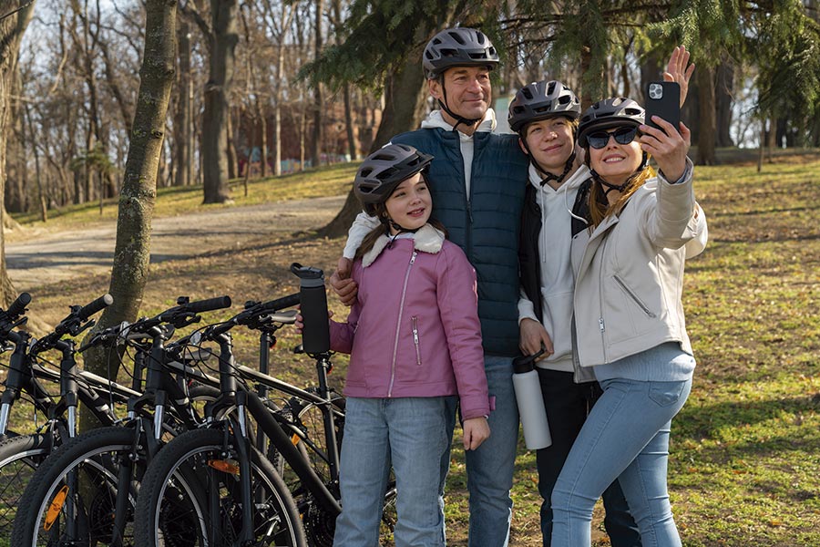 Disfrutando naturaleza sierra madrid en familia con bici